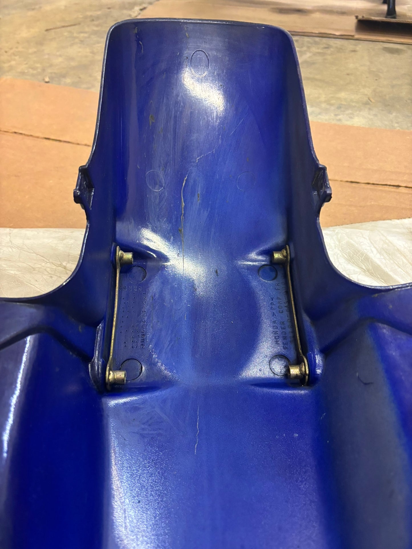 HONDA USED FRONT FENDER *PB257M* 61100-MAS-000ZJ-U H221