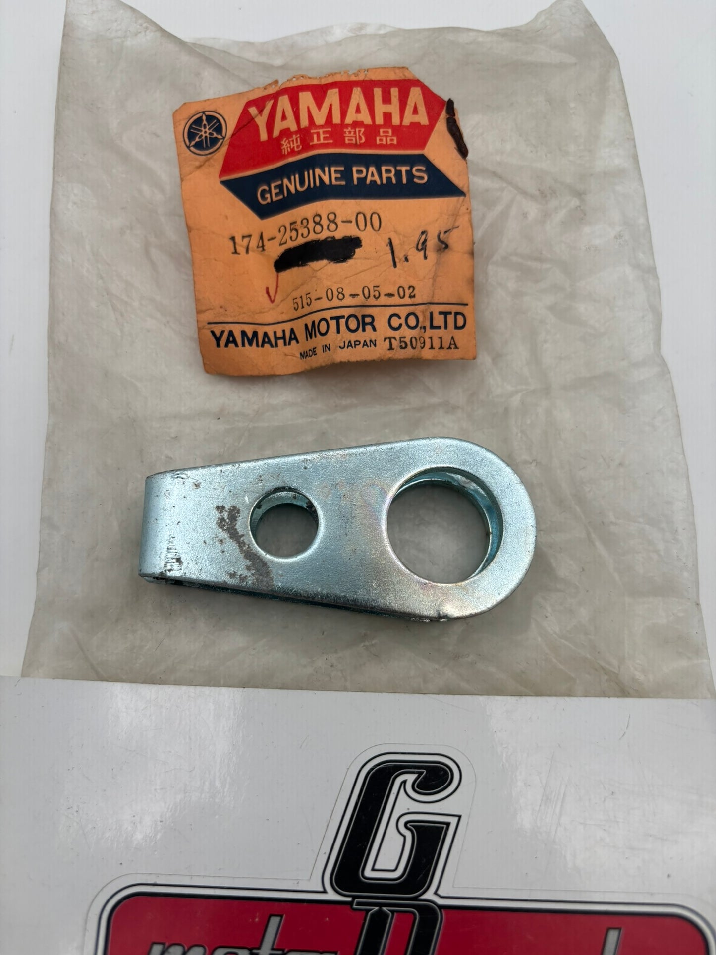 YAMAHA REAR WHEEL CHAIN PULLER 1 174-25388-00-00 Y1