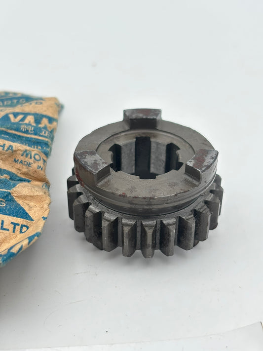 YAMAHA 3RD PINION GEAR (SUB 364-17131-11-00 ) 364-17131-10-00 Y2