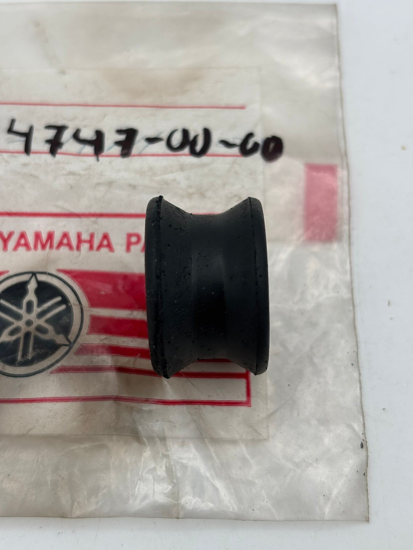 YAMAHA DAMPER (SUB 5L9-E4747-00-00 ) 565-14747-00-00 Y4