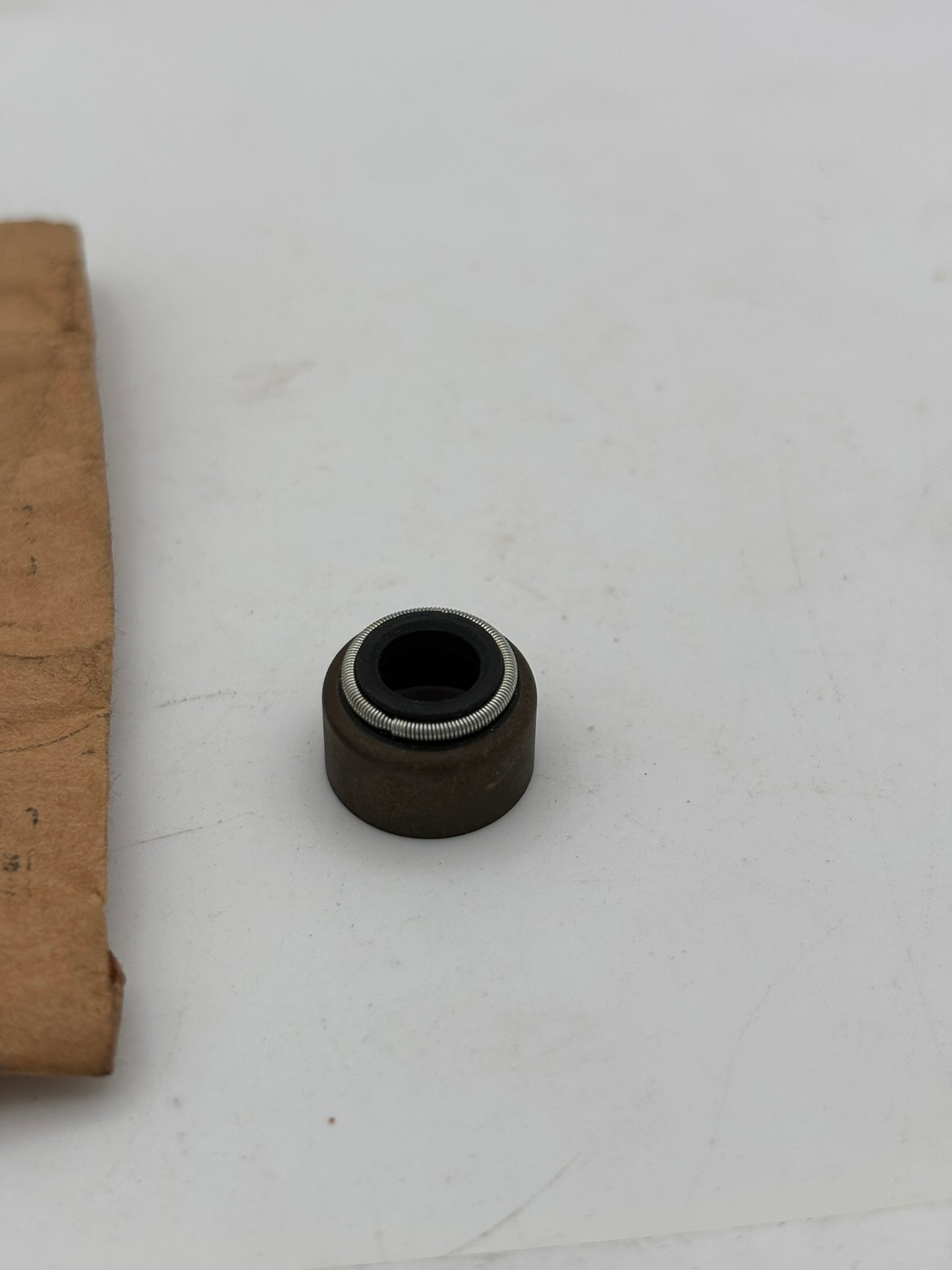 YAMAHA VALVE STEM SEAL 1J7-12119-01-00 Y4
