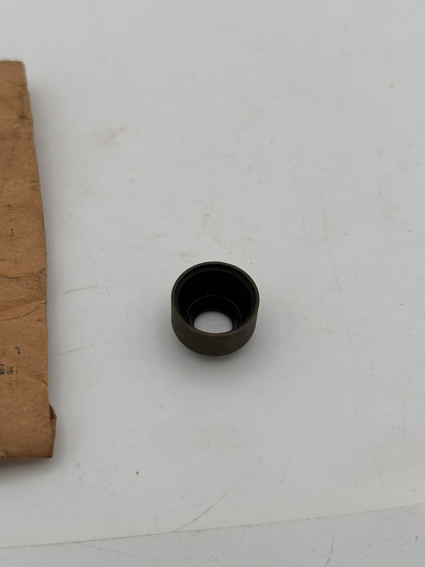 YAMAHA VALVE STEM SEAL 1J7-12119-01-00 Y4