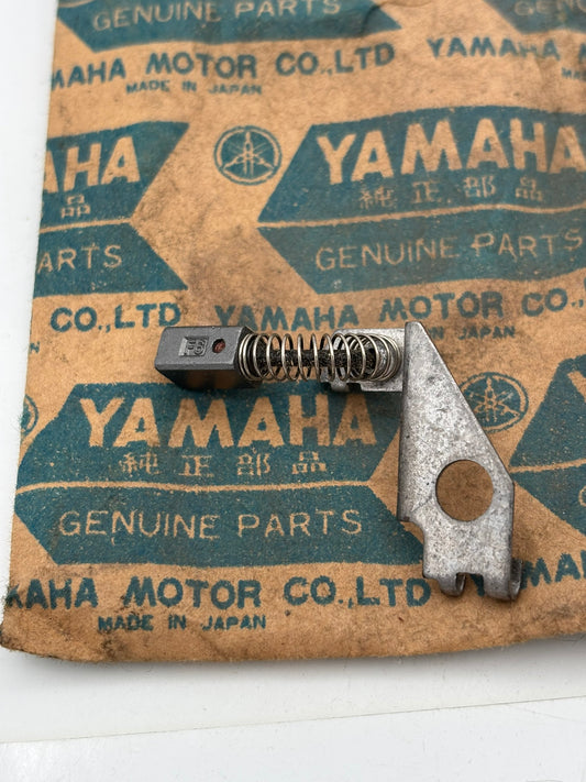 YAMAHA GENERATOR BRUSH (+) 1A0-81611-20-00 Y4