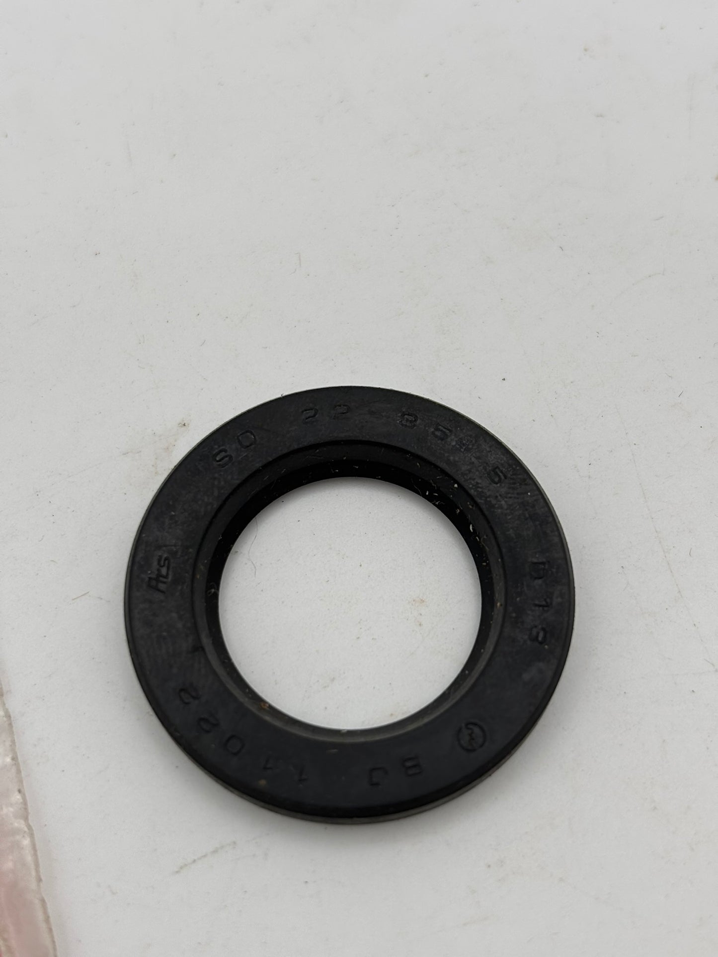 YAMAHA OIL SEAL (22X35X5) (SUB 93109-22011-00 ) 93104-22018-00 Y4