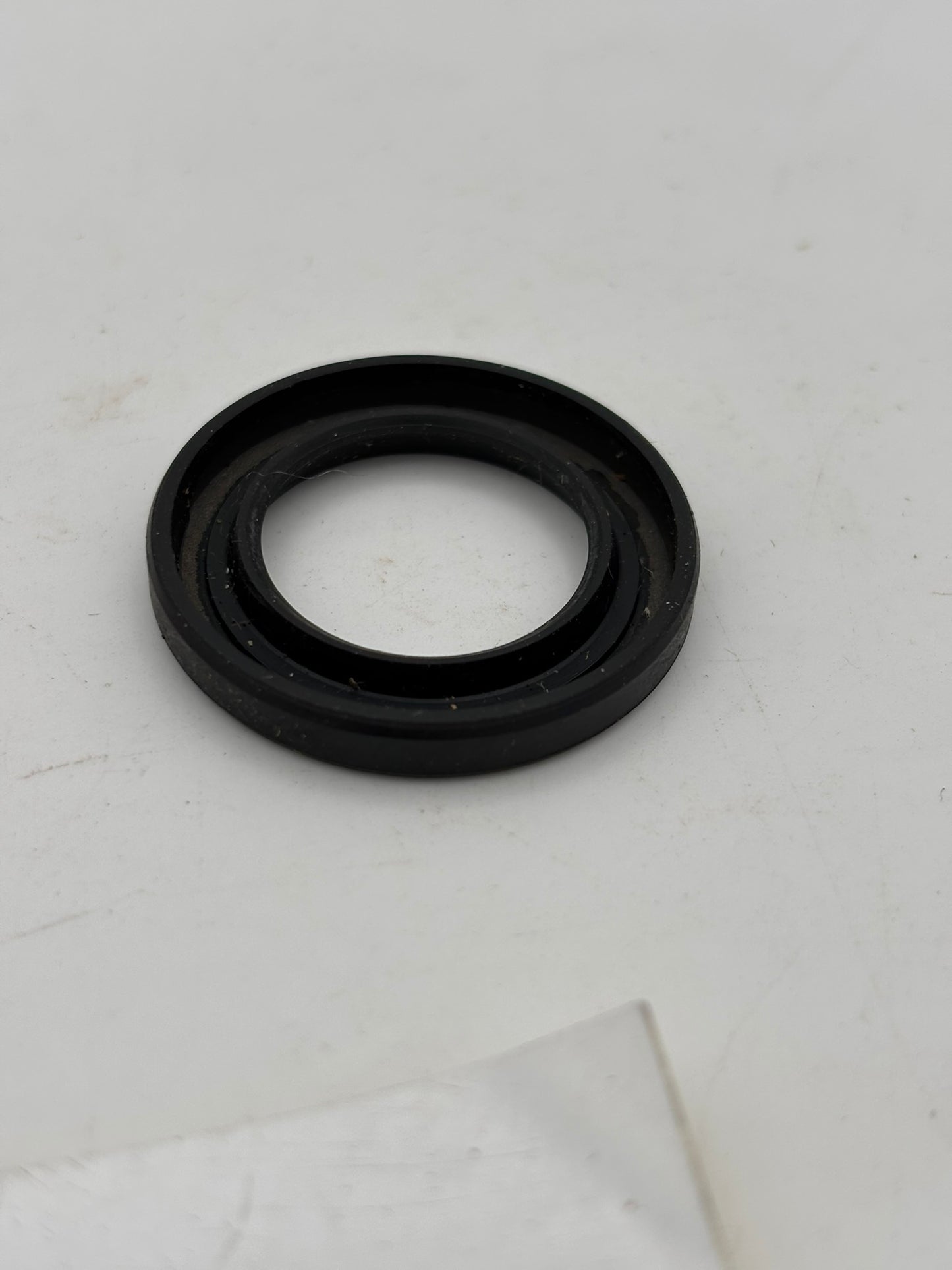 YAMAHA OIL SEAL (22X35X5) (SUB 93109-22011-00 ) 93104-22018-00 Y4