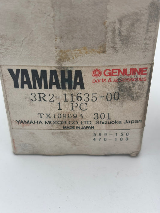 YAMAHA PISTON .25 1ST O/S (SUB 3R2-11635-01-00 ) 3R2-11635-00-00 Y45