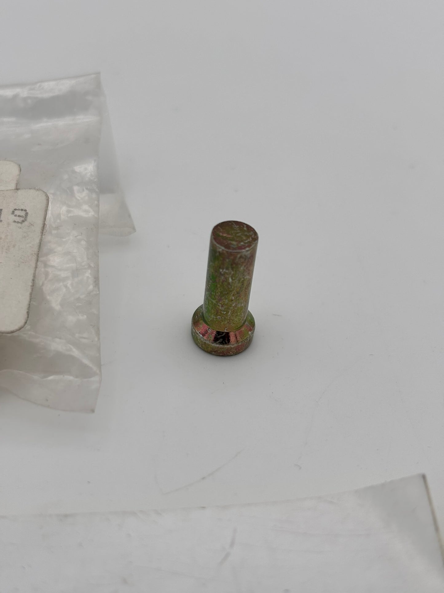 YAMAHA COUNTERSUNK RIVET (ST17.2MM) 90261-06033-00 Y82