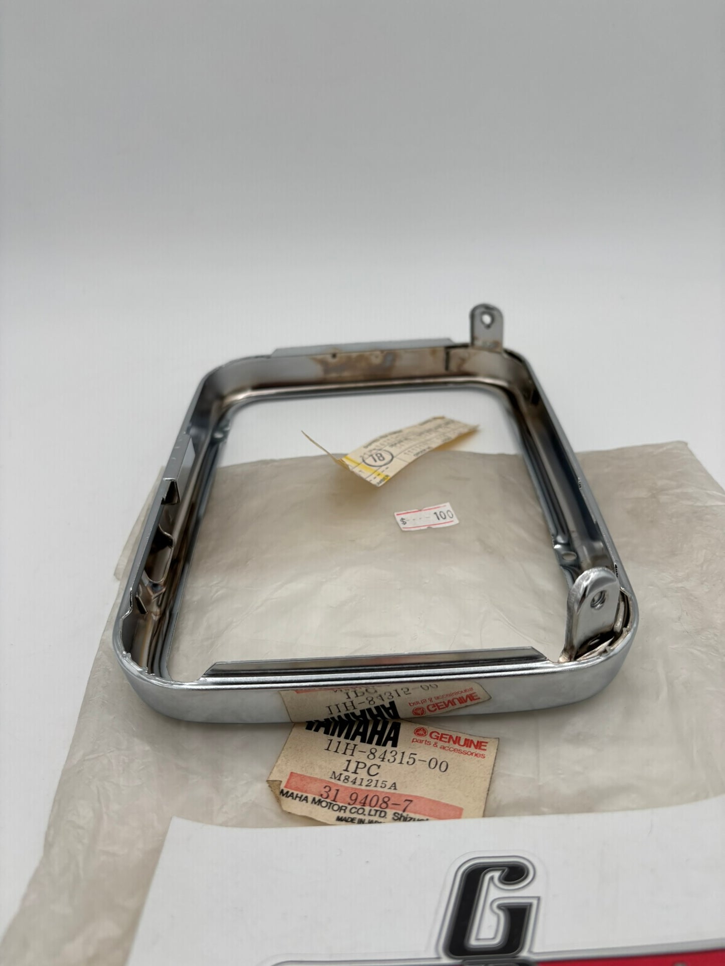YAMAHA HEADLIGHT RIM 11H-84315-00-00 Y15