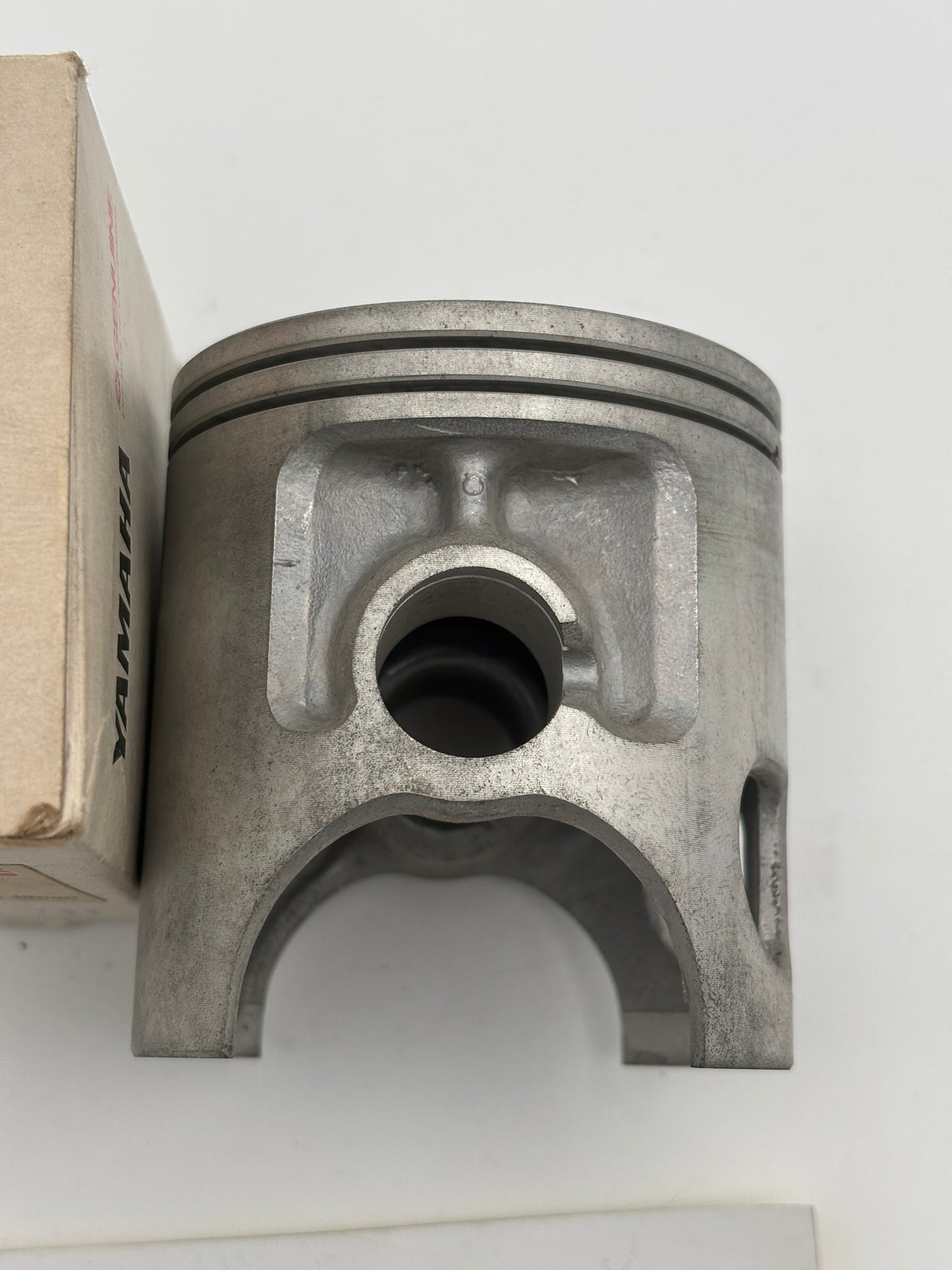 YAMAHA PISTON (0.50MM O/S) 25Y-11636-00-00 Y16