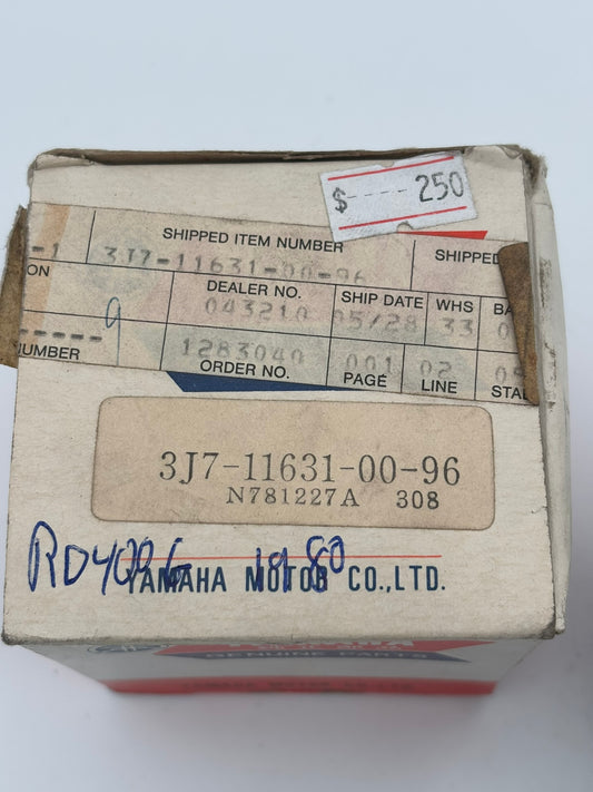 YAMAHA PISTON (STD) 3J7-11631-00-96 Y16