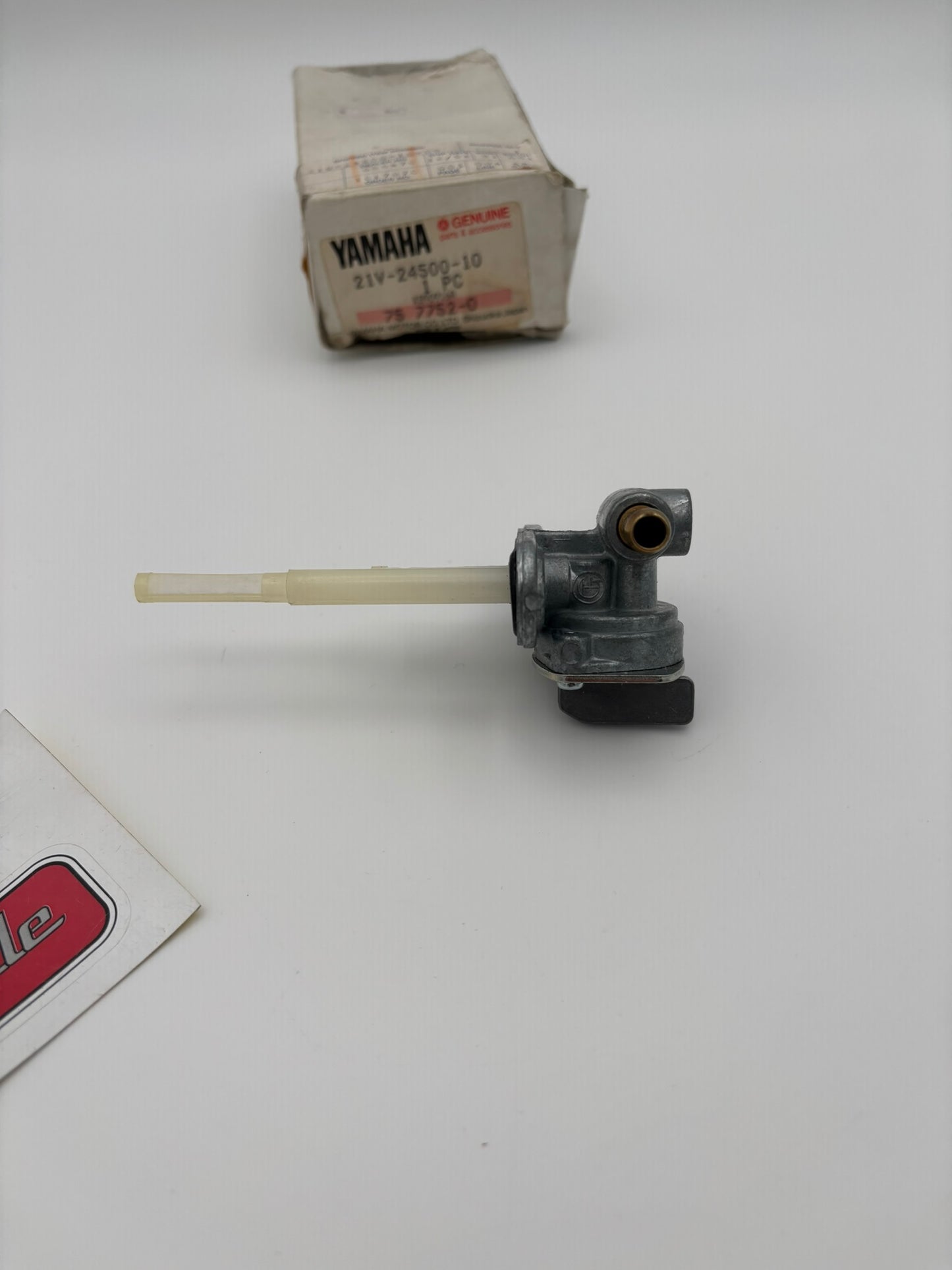 YAMAHA FUEL COCK ASSY (SUB 3JN-24500-00-00 3JN-24500-10-00 ) 21V-24500-10-00 Y19