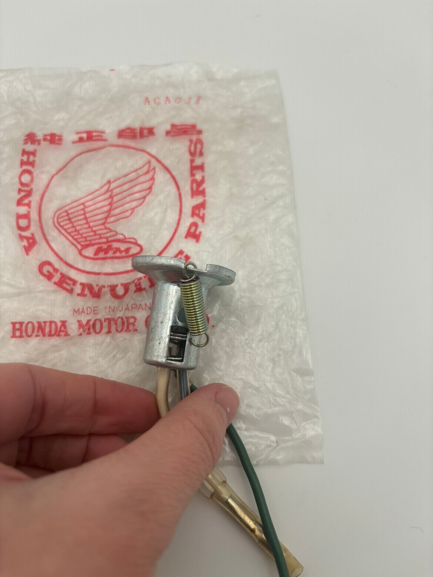 HONDA HEADLIGHT SOCKET 33130-001-810 H230