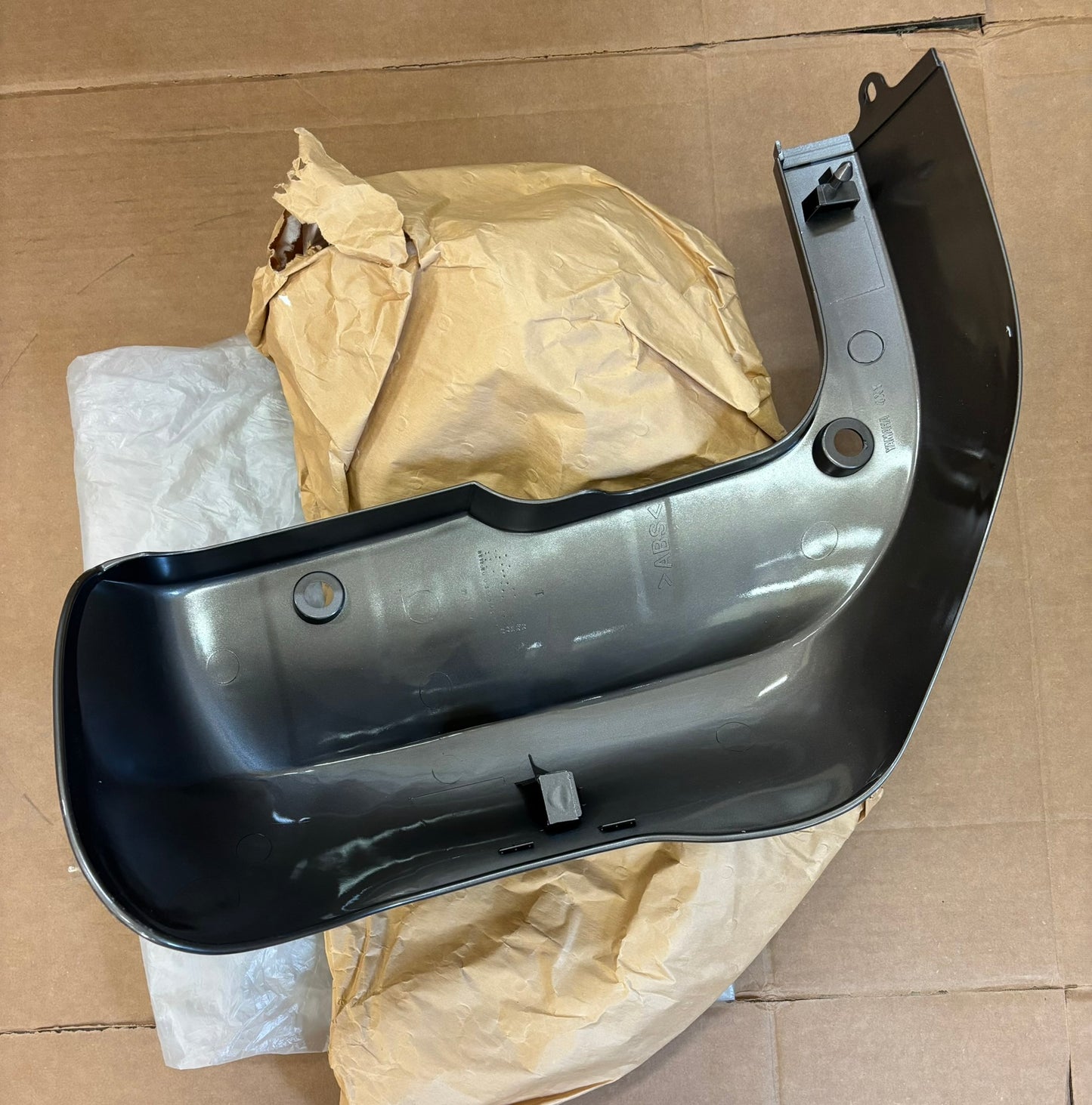 YAMAHA XVZ13TF FRONT LOWER BODY 1. 4XY-2835J-01-TY YBOX