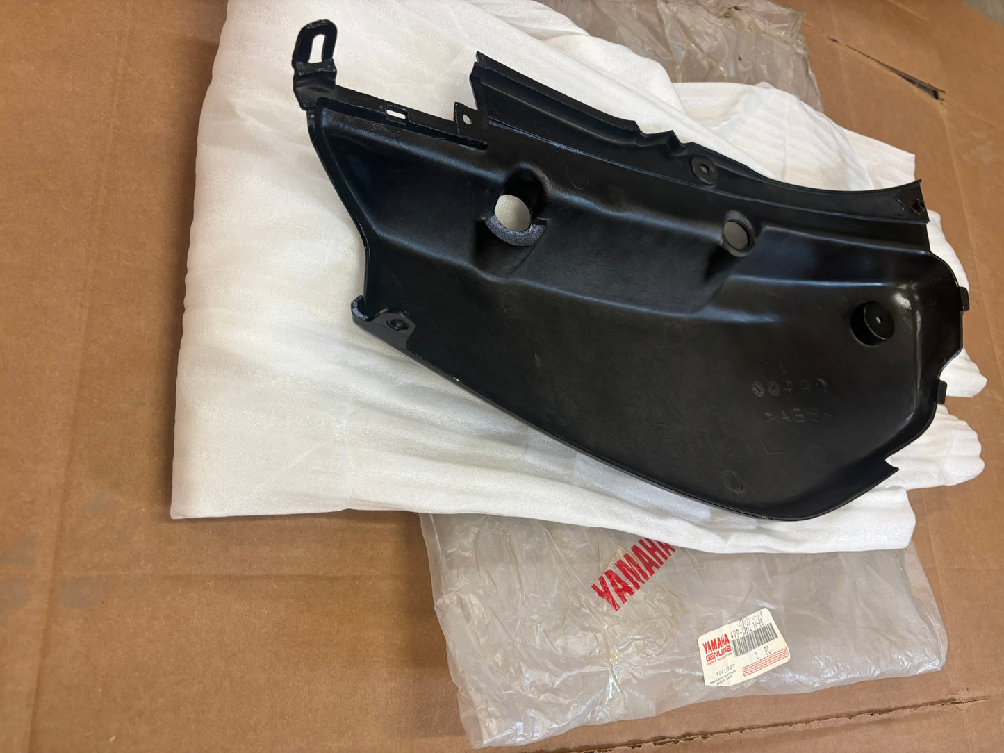 YAMAHA SIDE COVER 2. (SUB 4VP-XF172-11-P8 ) 4VP-X2172-10-P8 YBOX