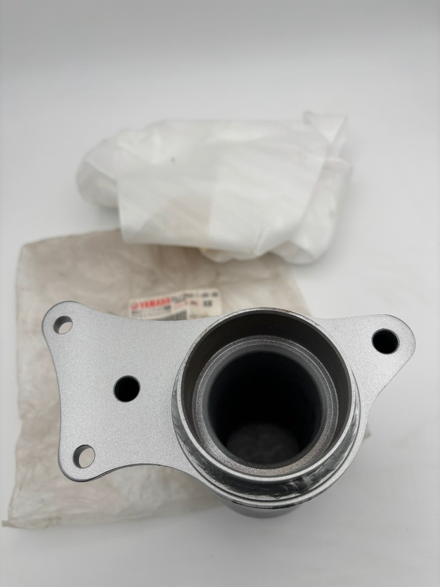 YAMAHA REAR HUB 2XJ-25311-00-35 Y281