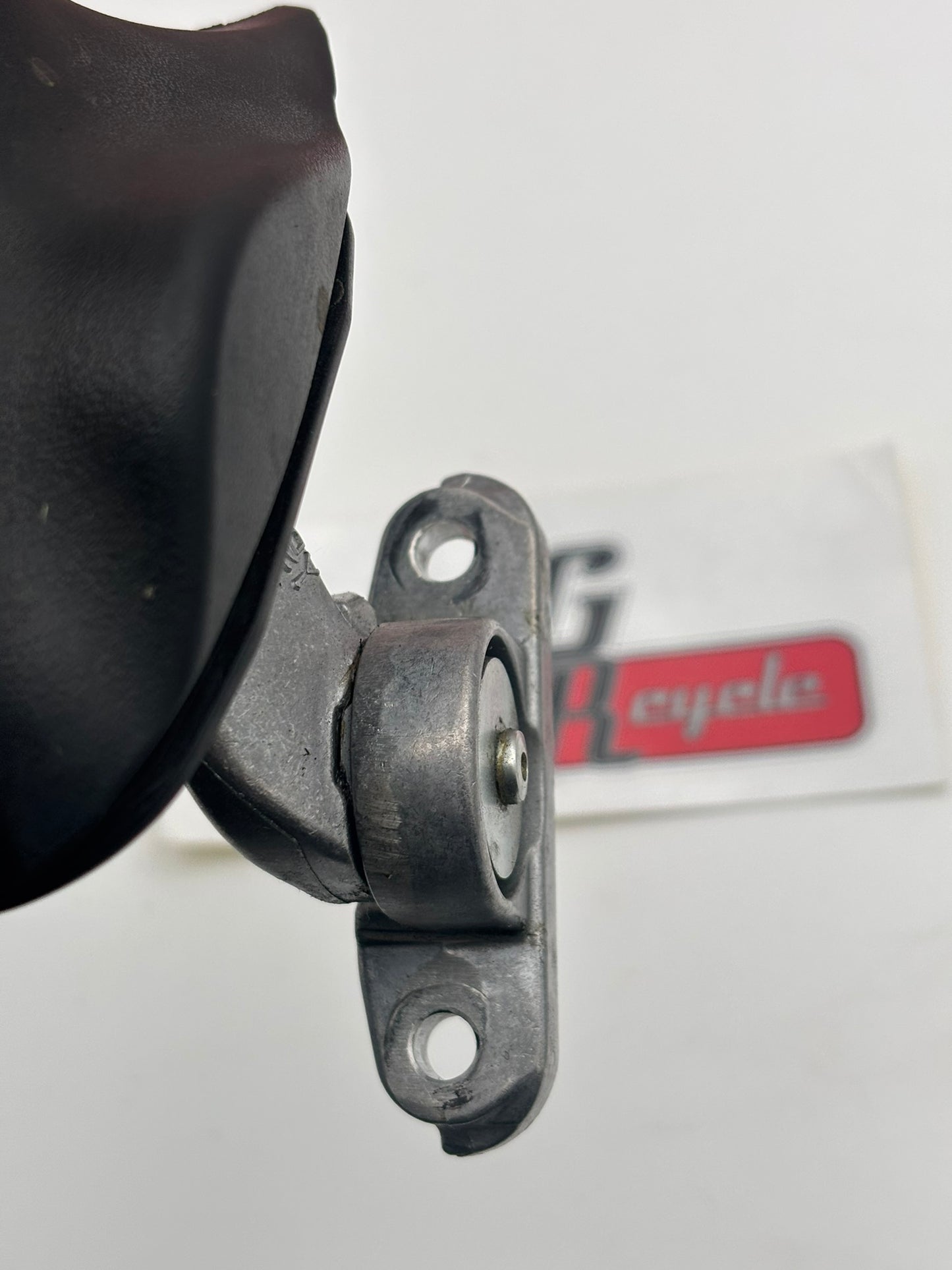 YAMAHA USED LEFT REAR VIEW MIRROR (DAMEGED) (SUB 4B5-26280-00-00 4B5-26280-09-00 ) 4B5-26280-19-00-U2 Y283