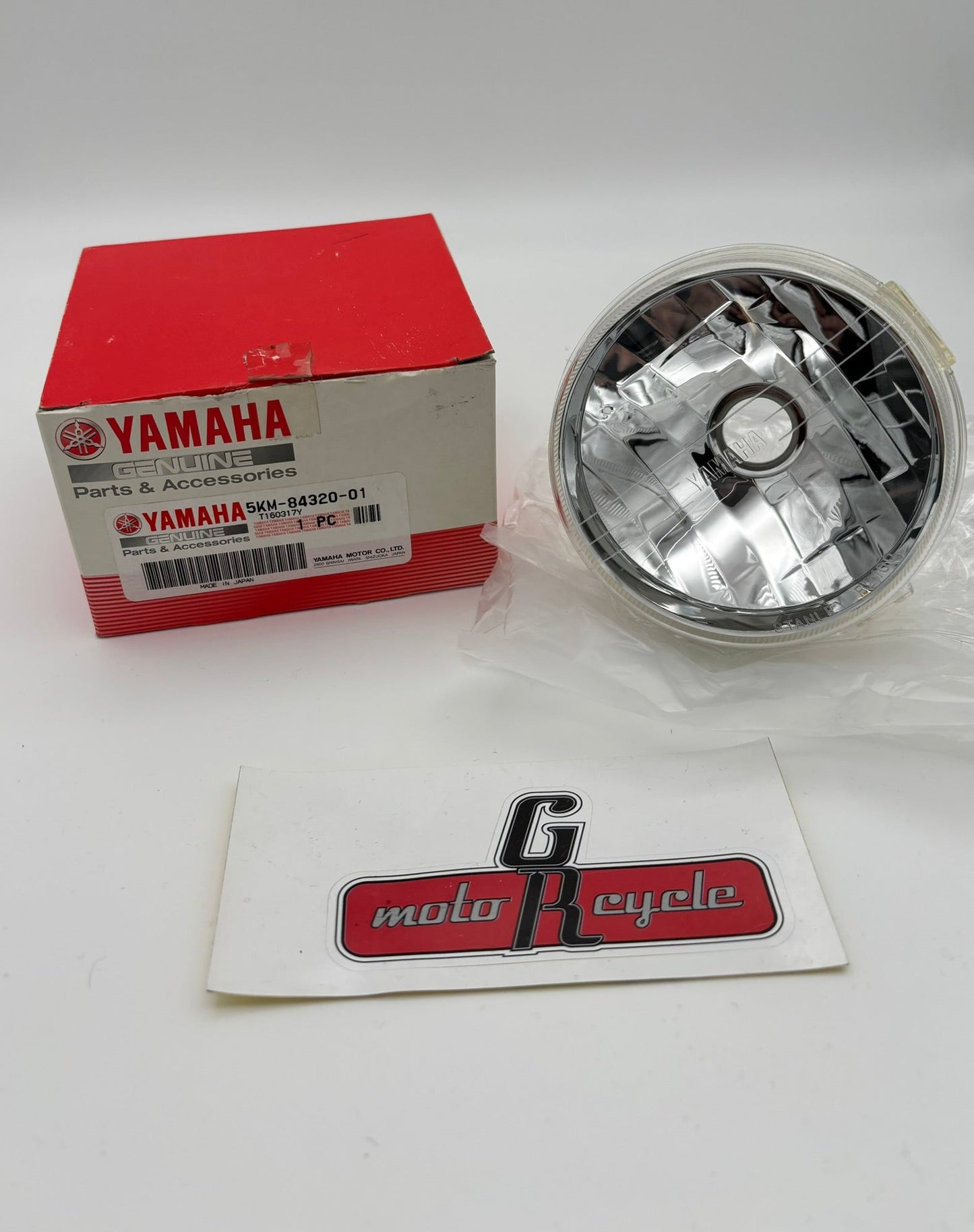 YAMAHA HEADLIGHT LENS 5KM-84320-01-00