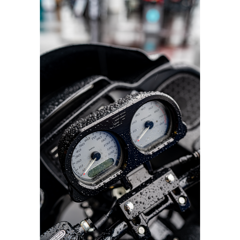 SLYFOX MOUNT GAUGE FLTR 15+ BLK TM-SLY22