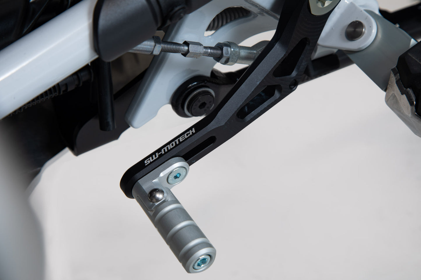 SW-MOTECH GEAR LEVER BMW R1200GS(12-)/1250GS(18-) FSC.07.781.10001