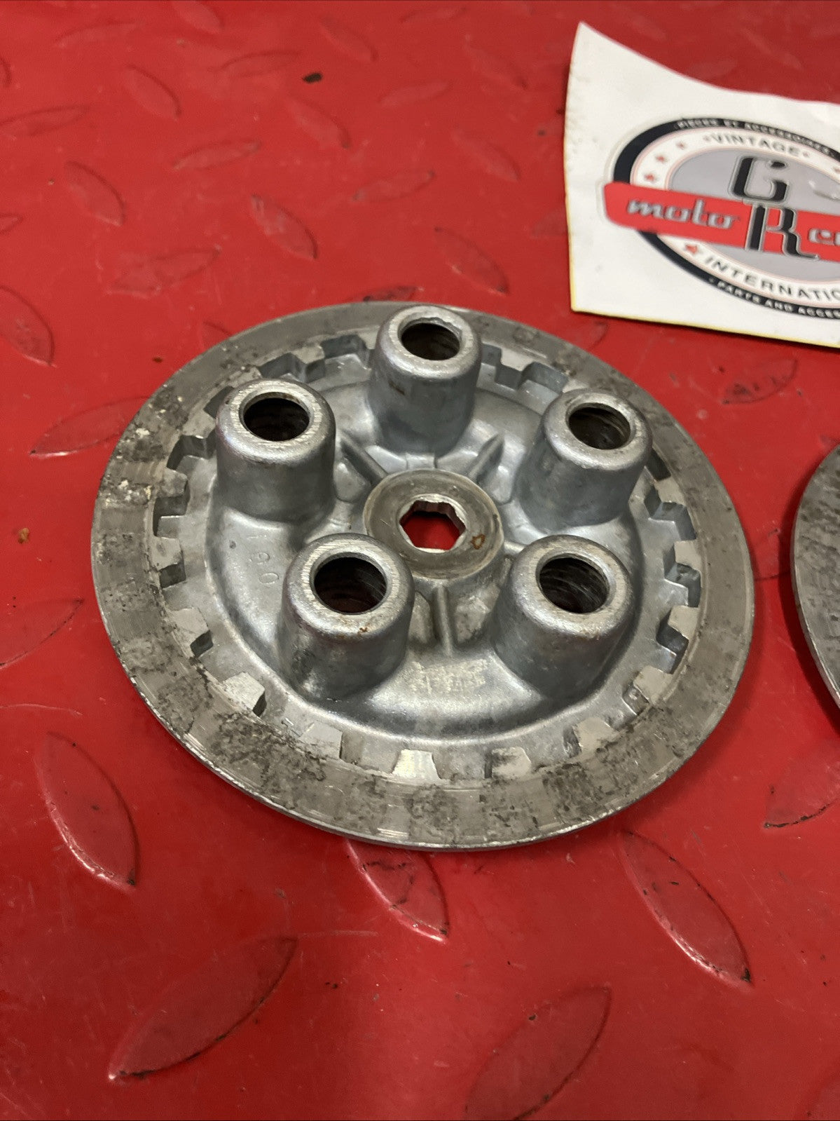 Yamaha YZ125 1982 clutch inner hub pressure plate