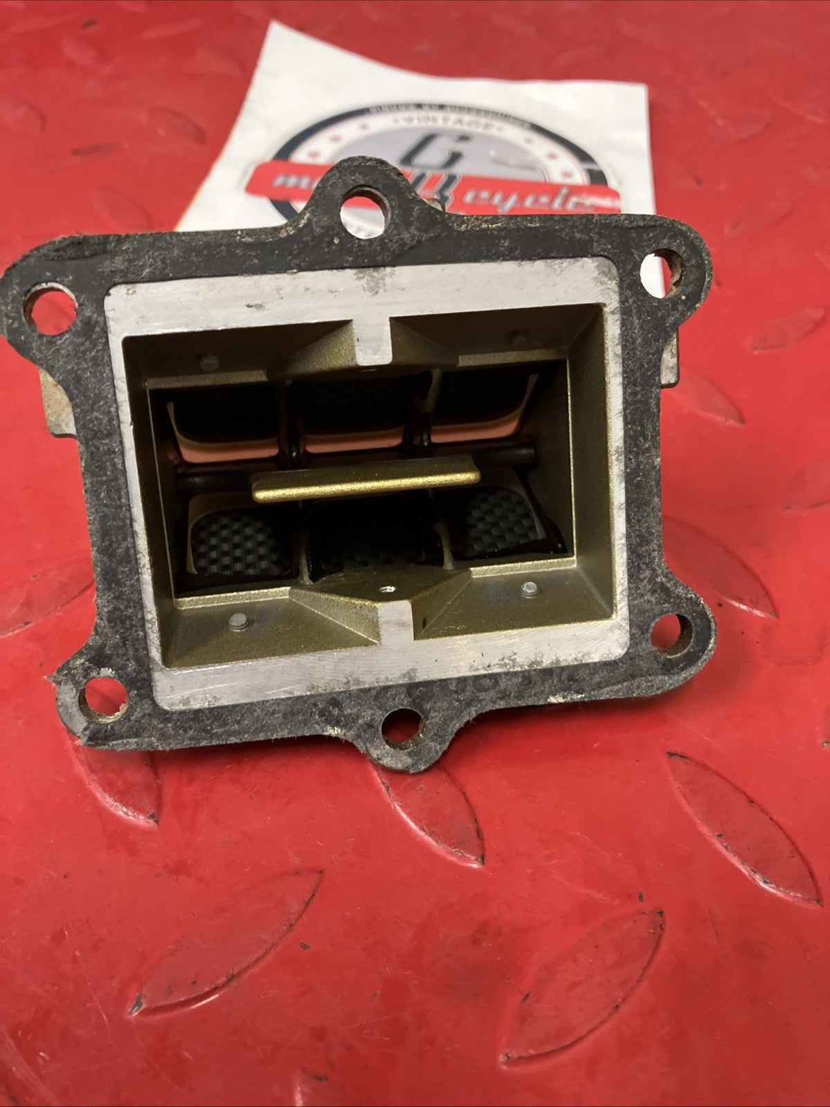 Honda CR250R 2000 reed valve cage 1999