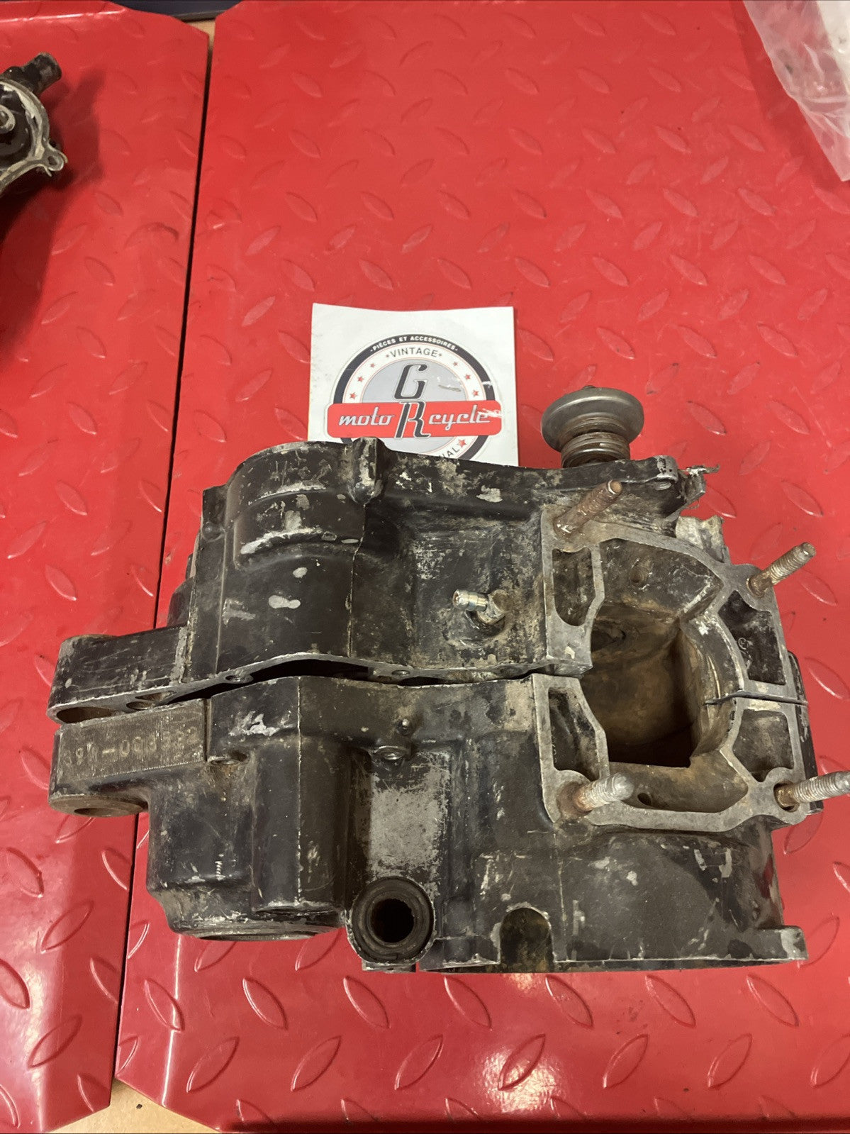 Yamaha YZ125 1984 left right crankcase set crank case 1983
