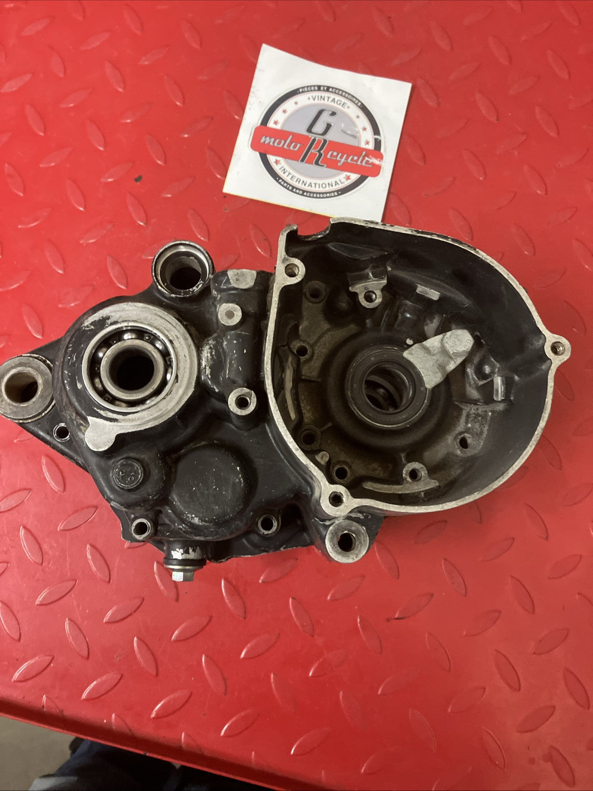Yamaha YZ125 1981 left right crankcase set crank case