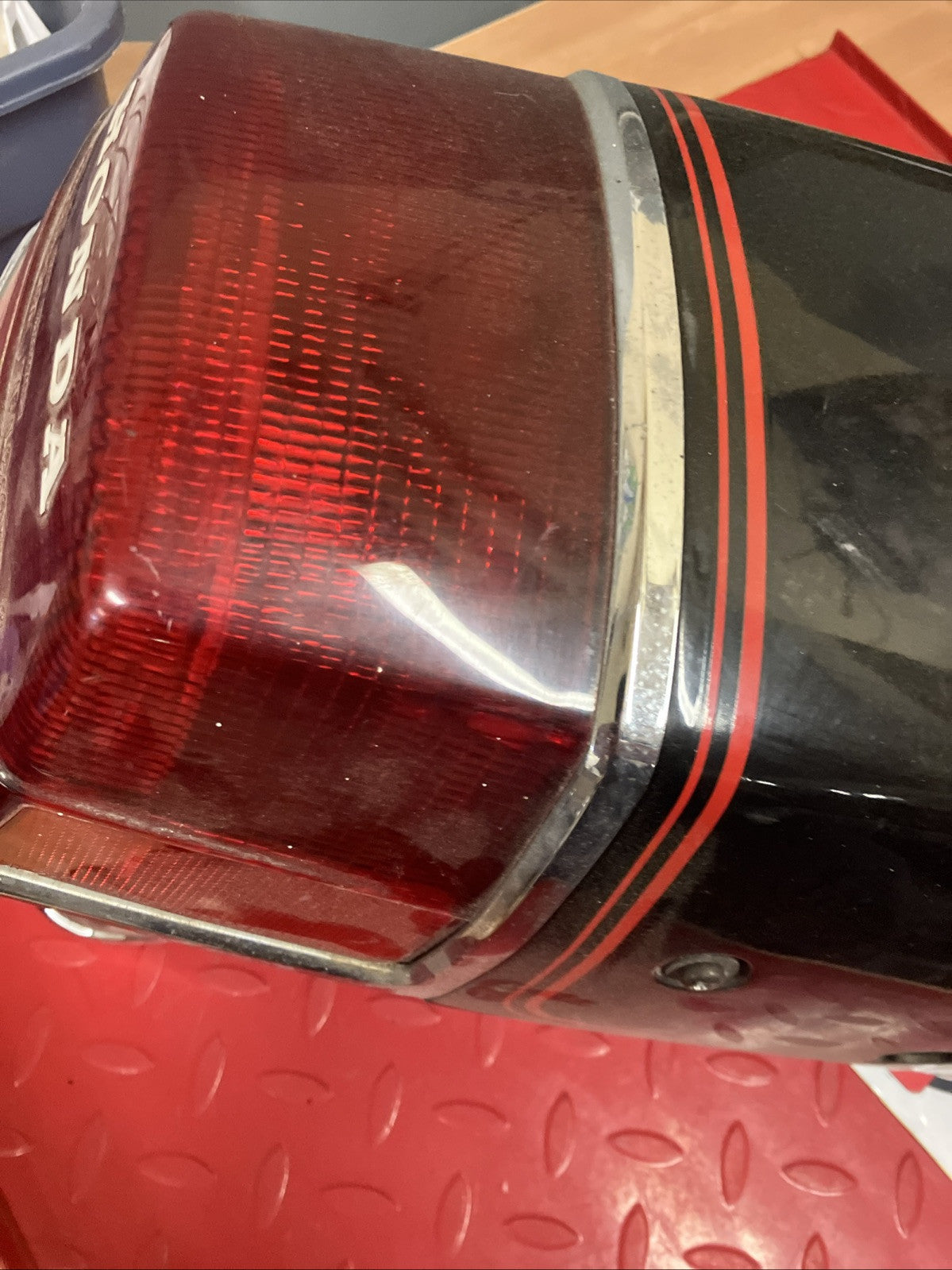 Honda CB750K 1979 Rear fender seat cowl taillight tail light cover trim