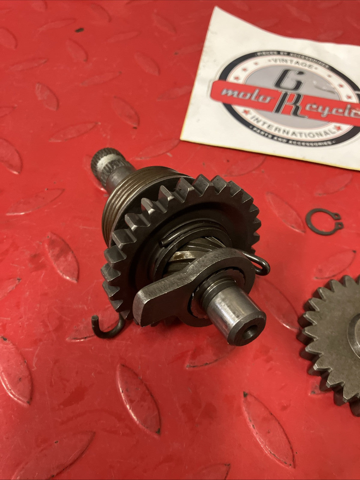 Yamaha DT175 1974 Kickstarter kick starter shaft spindle idle gear