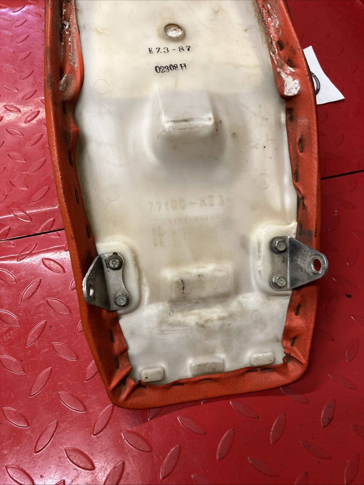 Honda CR250R 1991 Seat saddle pan CR125R CR500R