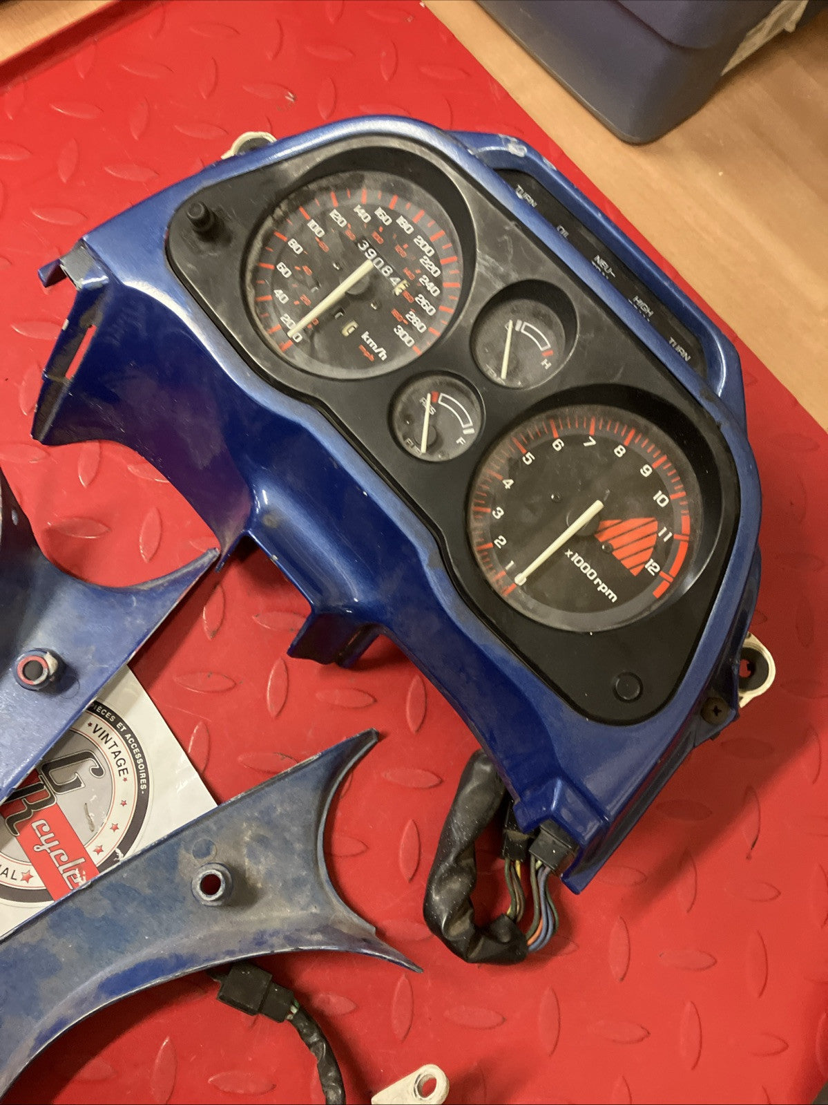Honda CBR1000F 1987 parts lot speedometer tachometer turn signal flasher cover
