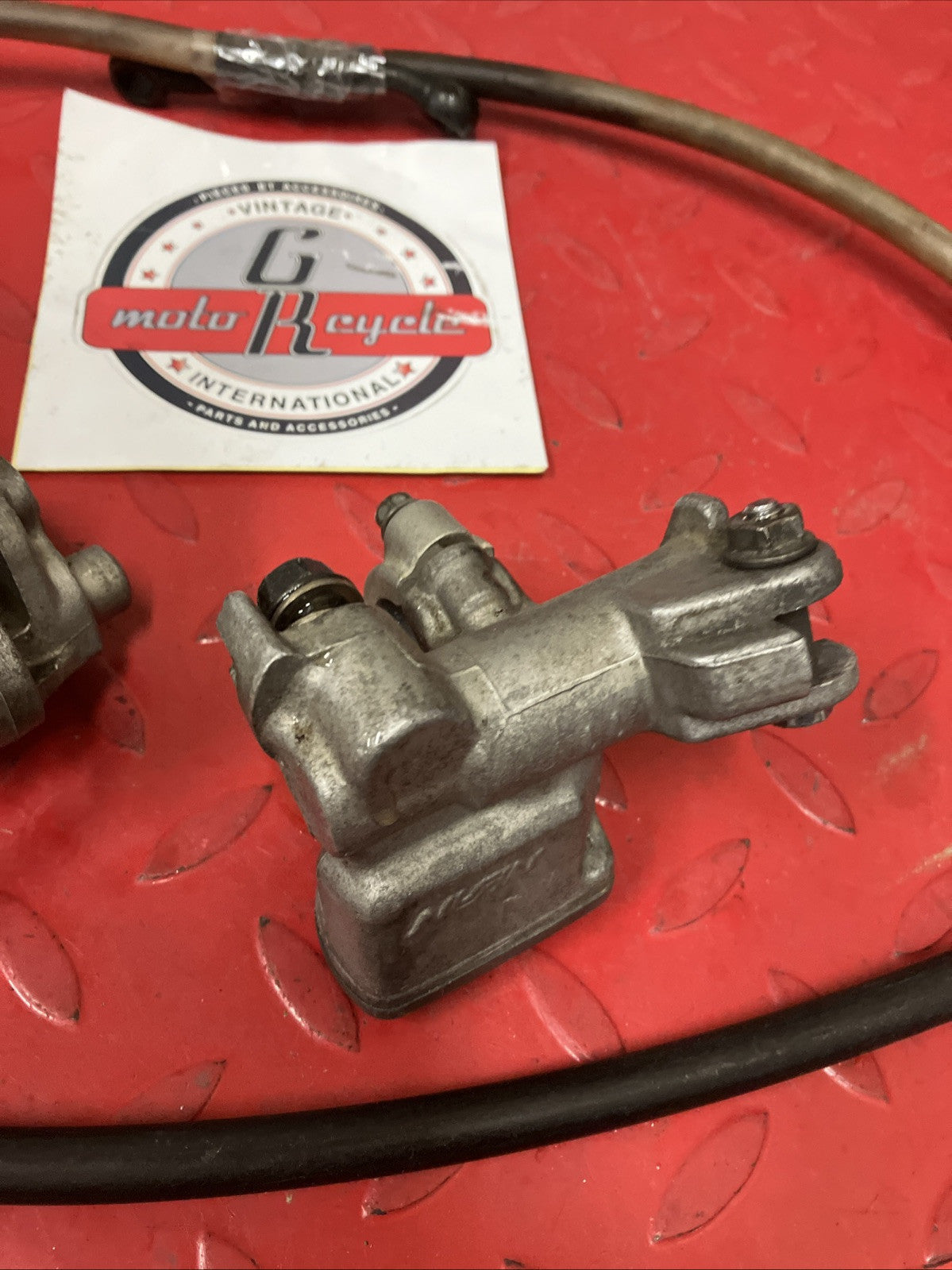Honda CR250R 2000 Front brake caliper master cylinder hose 2001