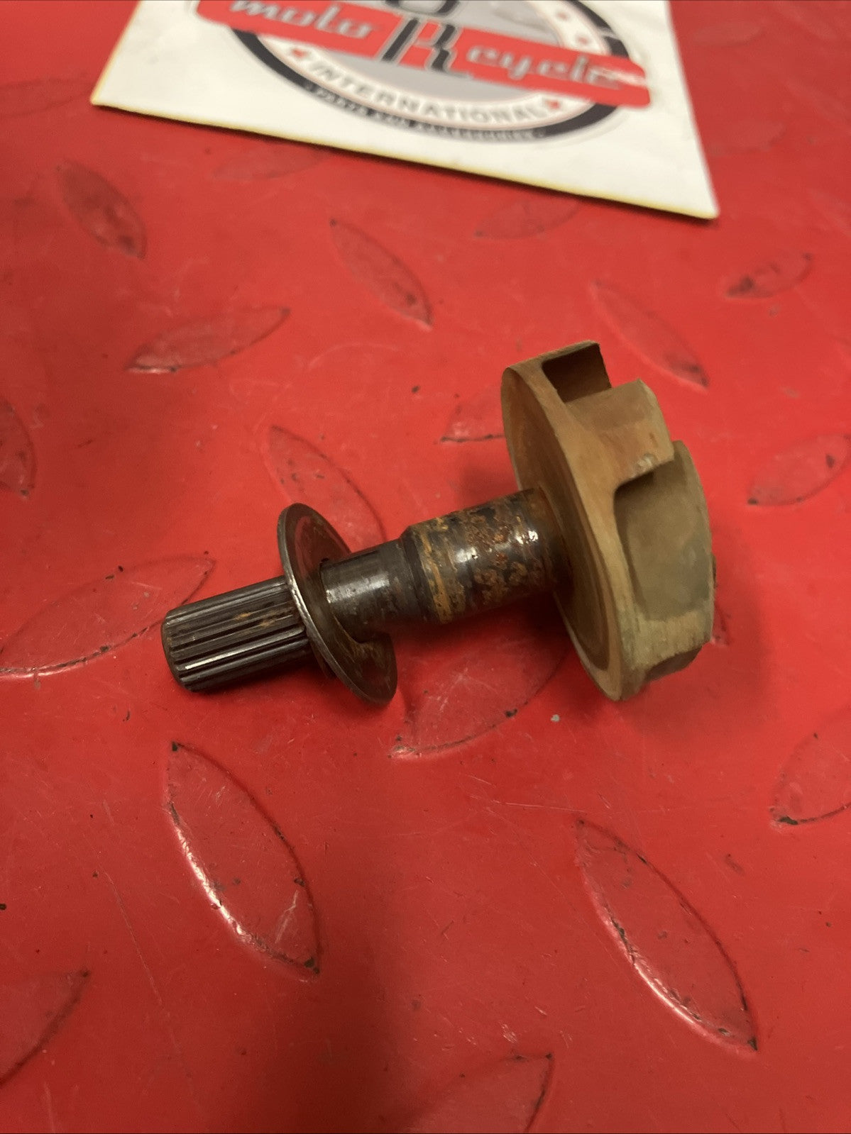 Yamaha YZ125 1984 water pump impeller shaft 1983 1985