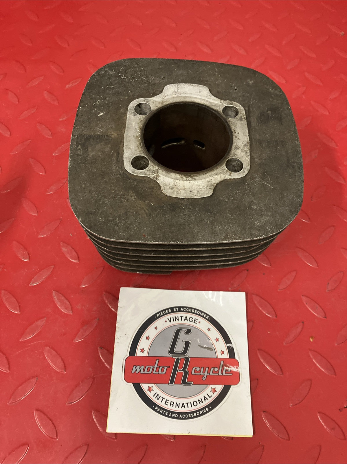 Yamaha DT175 1974 Cylinder jug barrel 1975