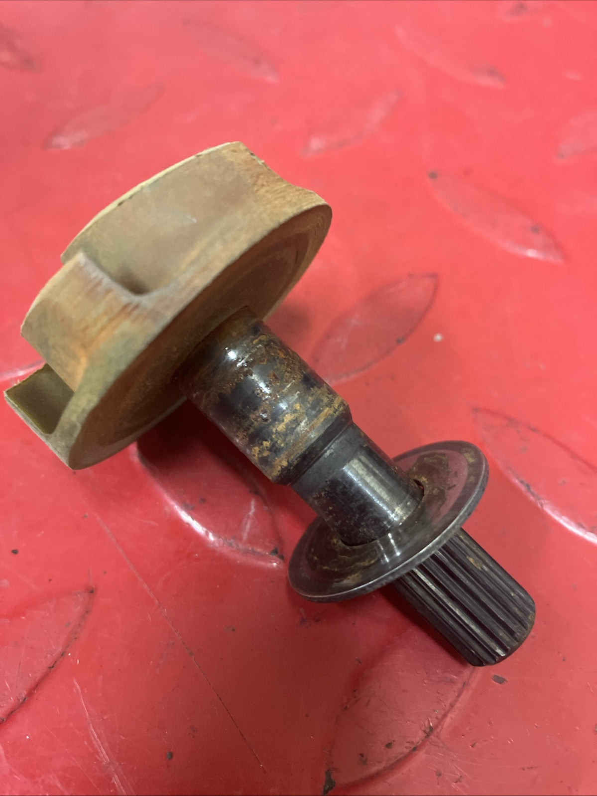 Yamaha YZ125 1984 water pump impeller shaft 1983 1985