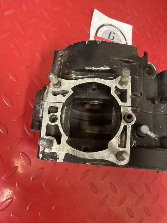 Yamaha YZ125 1981 left right crankcase set crank case