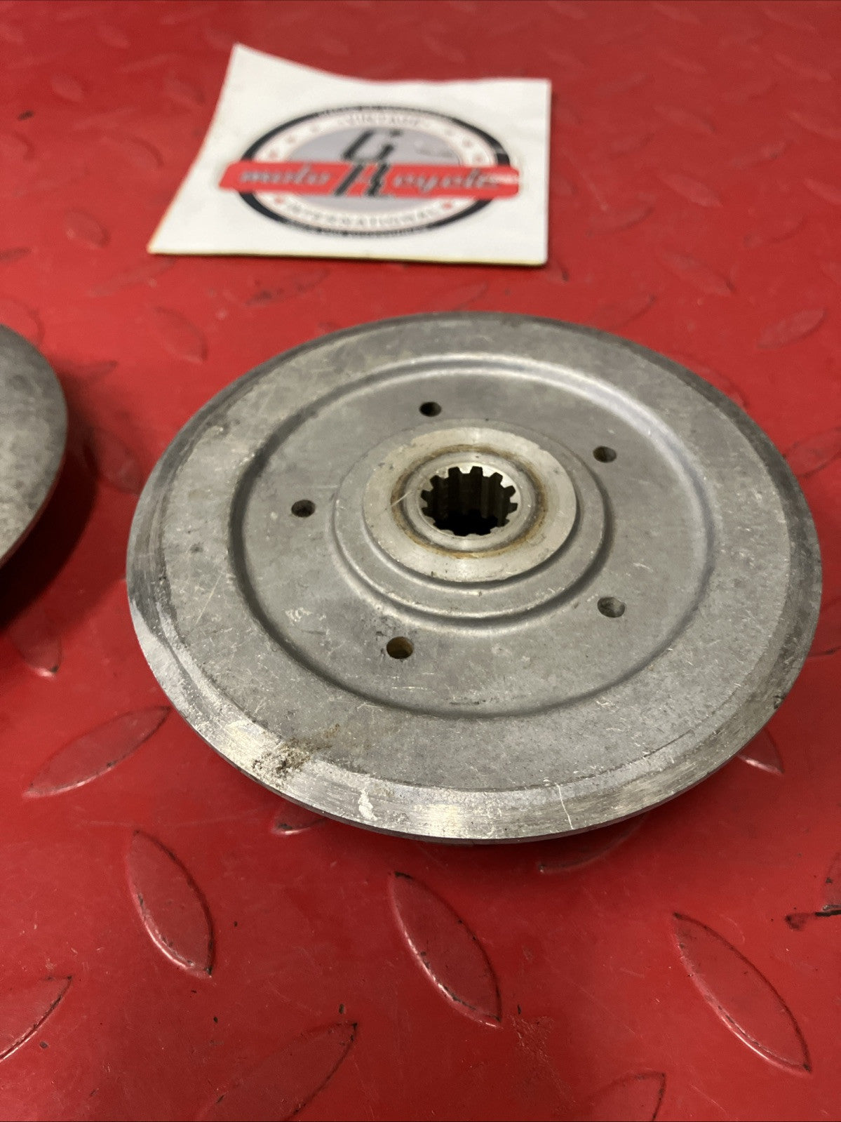 Yamaha YZ125 1982 clutch inner hub pressure plate