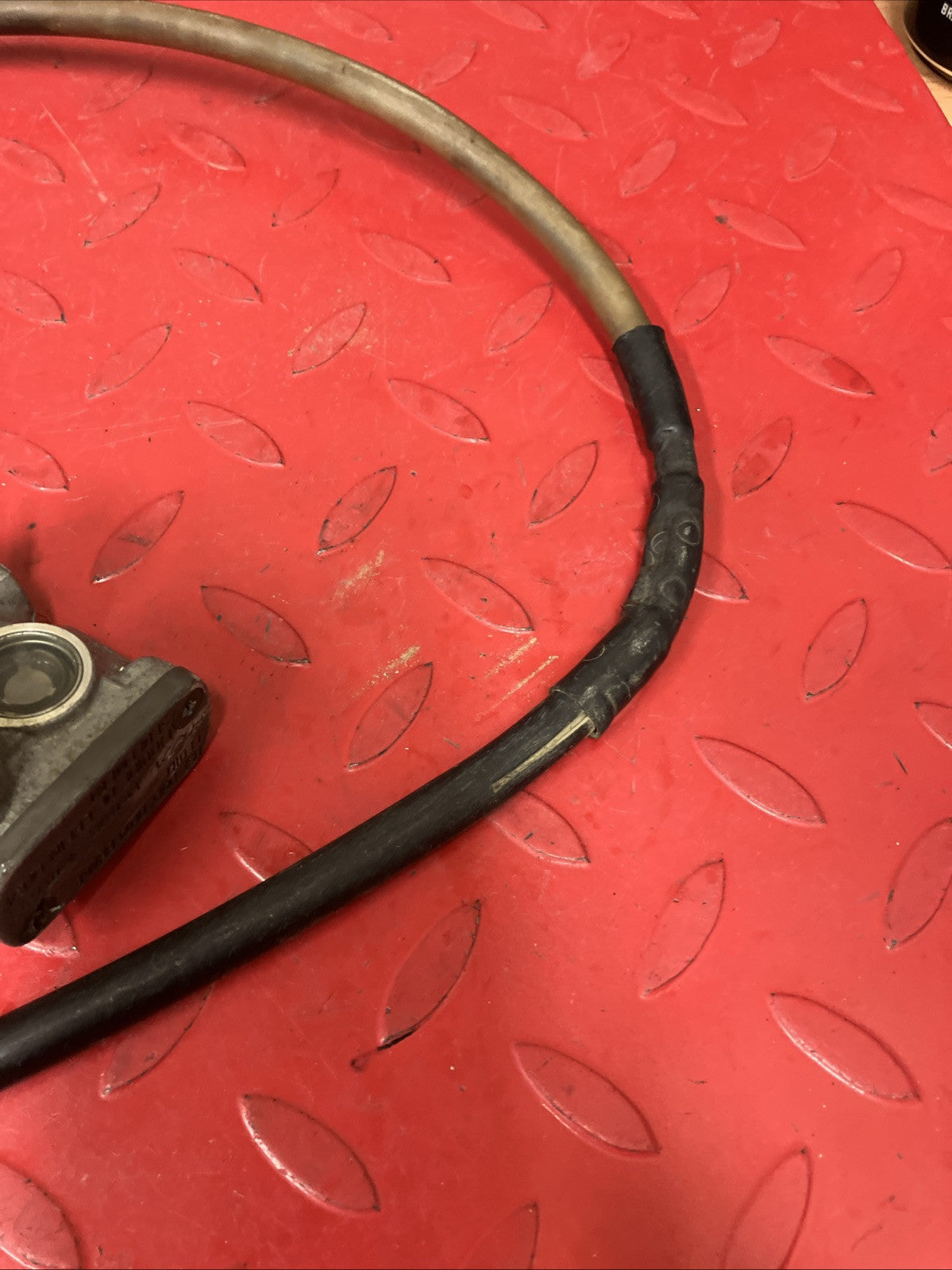 Honda CR250R 2000 Front brake caliper master cylinder hose 2001