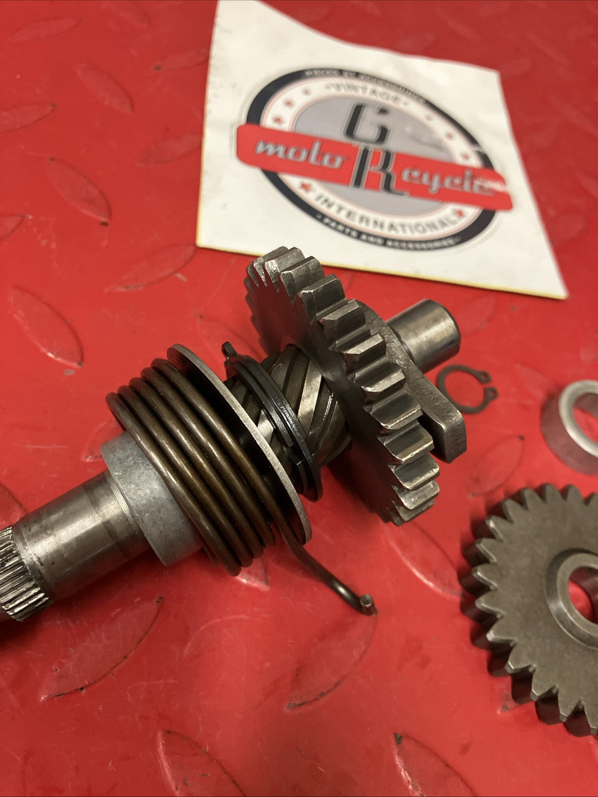 Yamaha DT175 1974 Kickstarter kick starter shaft spindle idle gear