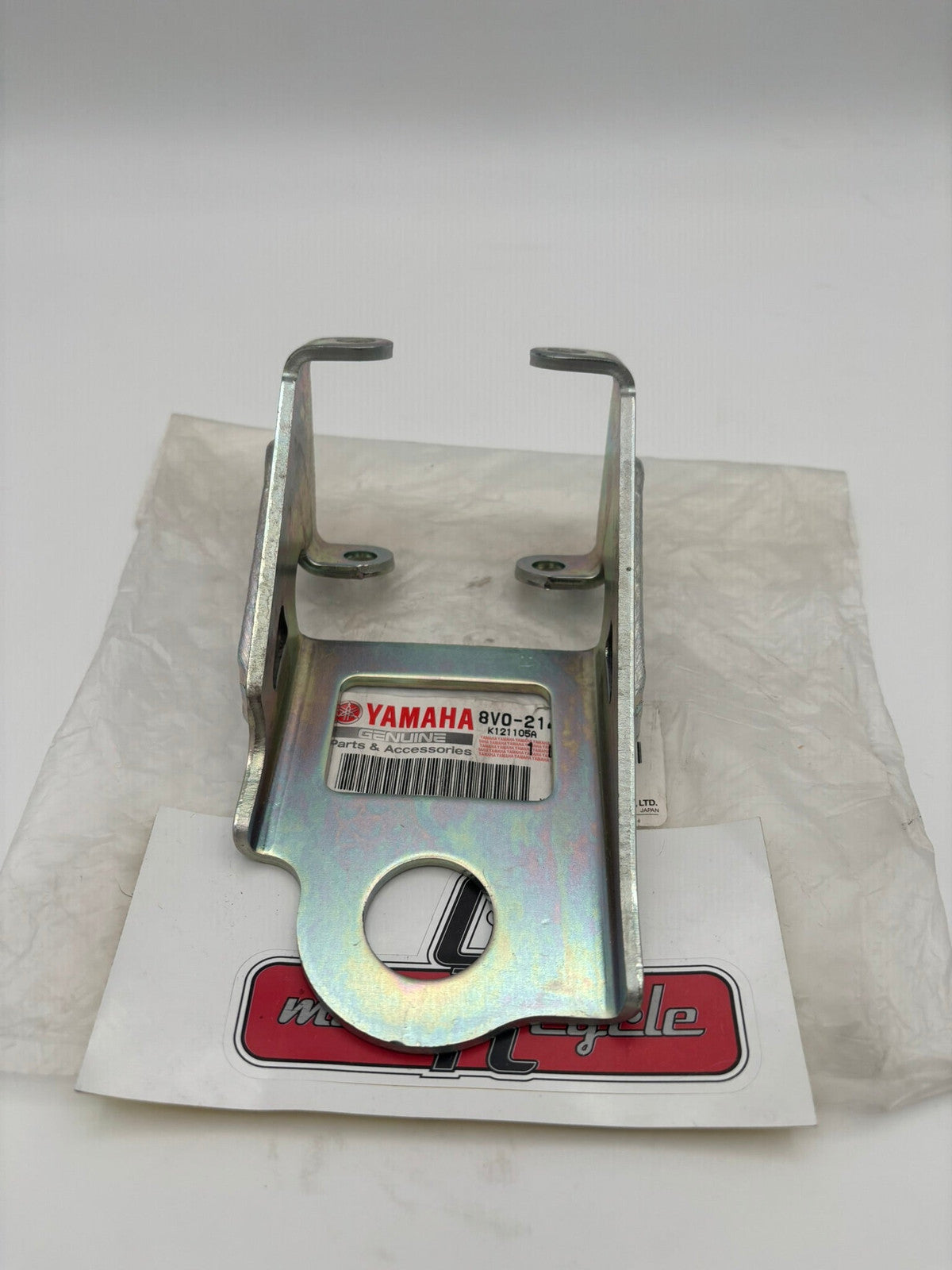 YAMAHA ENGINE BRACKET 1 8V0-21411-00-00 Y234