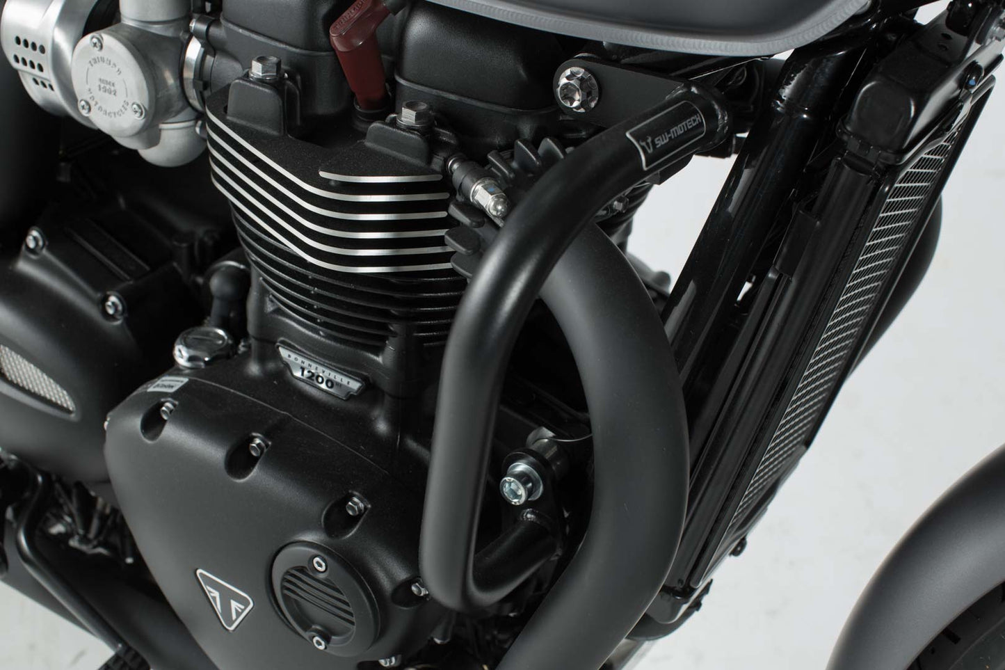 SW-MOTECH CRASHBAR TRIUMPH BONNEVILLE T100 (16-24) SBL.11.667.10004/B