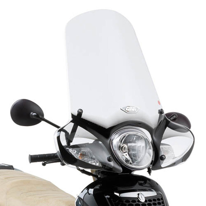 GIVI CLEAR WINDSHIELD SCARABEO 125/200 09-11 (53X70CM) 1000A