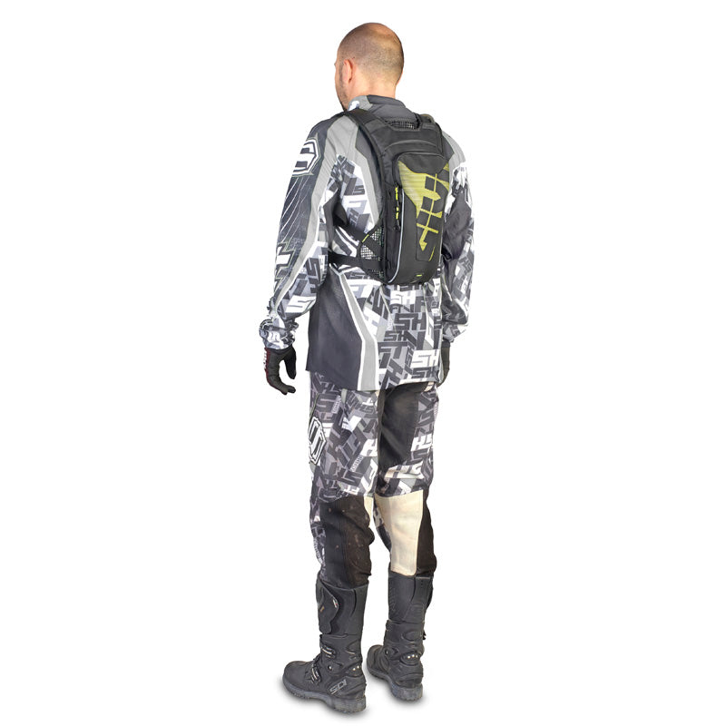 GIVI BACKPACK WITH WATER BAG GRAVEL-T RANGE 3LT GRT719