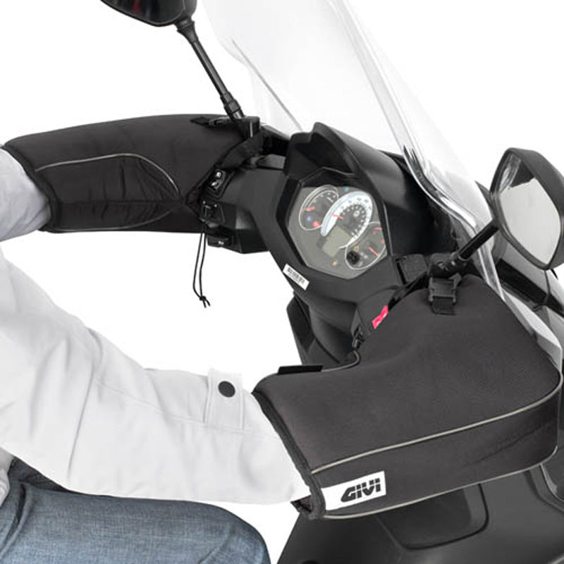 GIVI BLACK HAND PROTECTORS. TM418