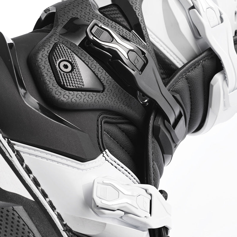 GAERNE SG-22 MX BOOTS - BLACK/WHITE (44) 2262-020-44