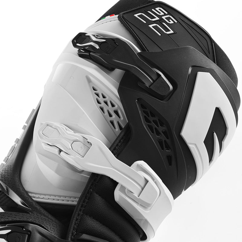 GAERNE SG-22 MX BOOTS - BLACK/WHITE (44) 2262-020-44