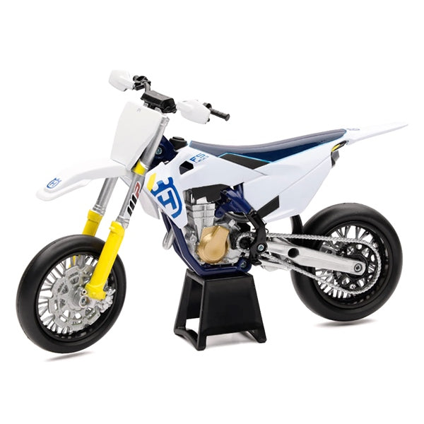 NEW RAY TOYS SCALE MODEL 1:12 HUSQV FS450 SUPERMOTO 58163