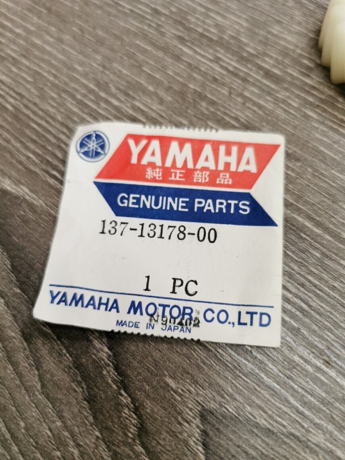 NOS YAMAHA  YA6 1966  GEAR  DRIVE  137-13178-00 Y58