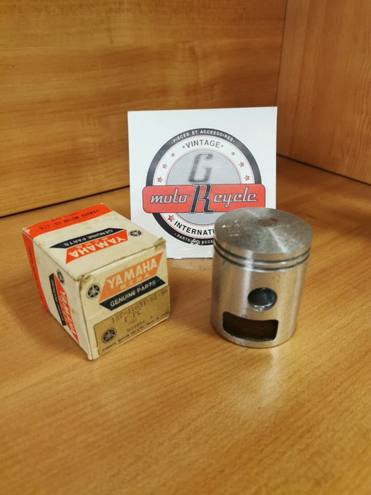 NOS YAMAHA  YA6  1964 - 1966  PISTON STD 137-11631-61-96 Y47