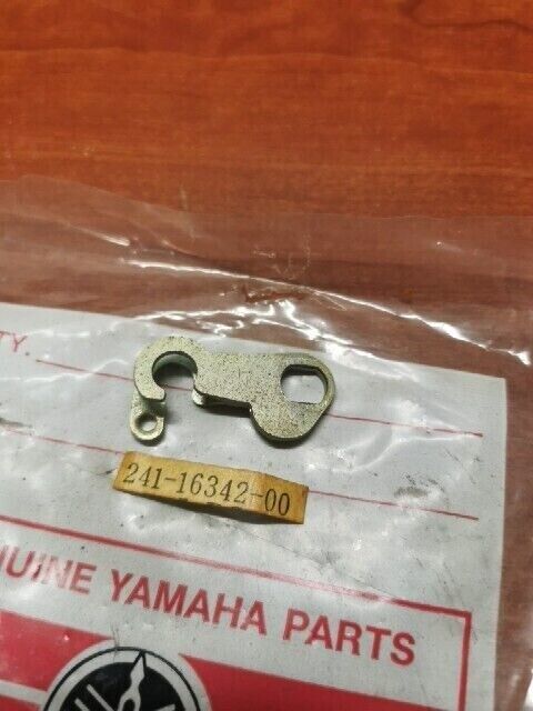 NOS Yamaha AT1 CT1 DT125 RD200 PUSH LEVER 241-16342-00-00 Y135